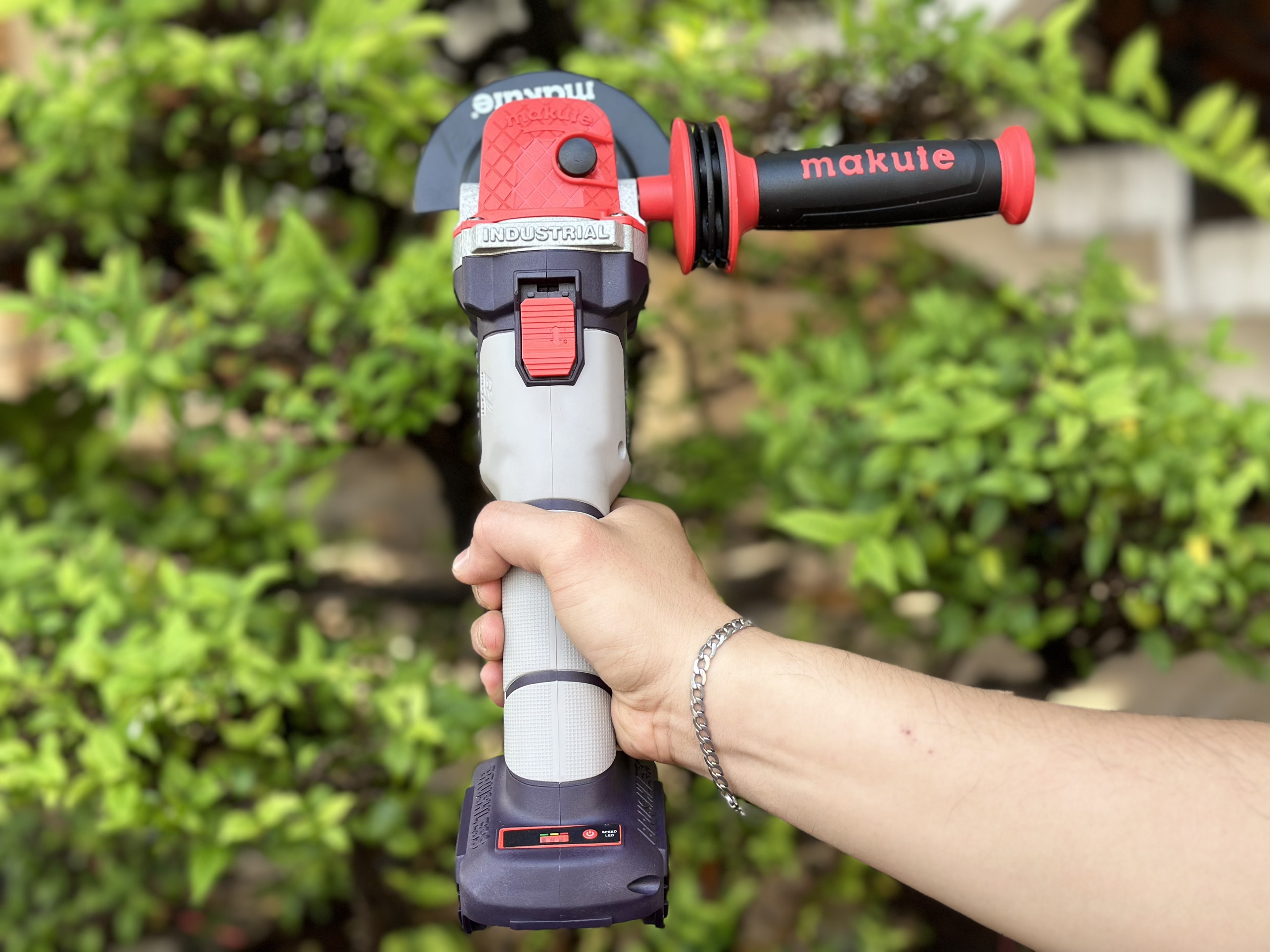 Máy mài pin CAG126 không chổi than (không kèm Pin sạc)