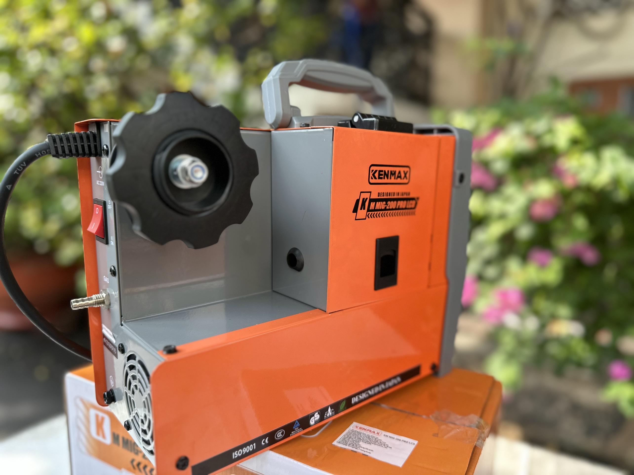 Máy hàn màn hình LED KM MIG-200 PRO LCD