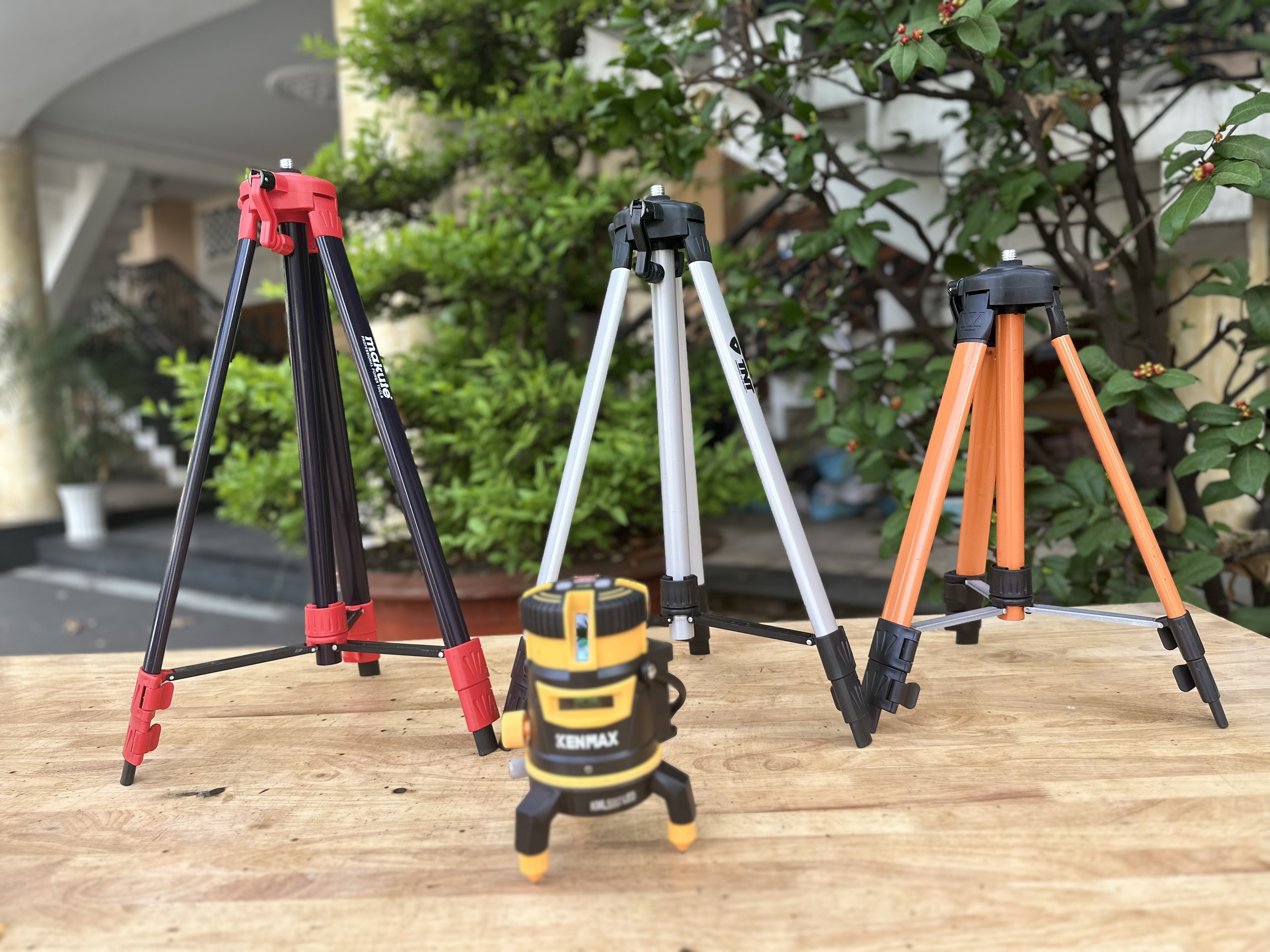 Máy cân bằng Laser 5 tia siêu sáng KMLS002 LED