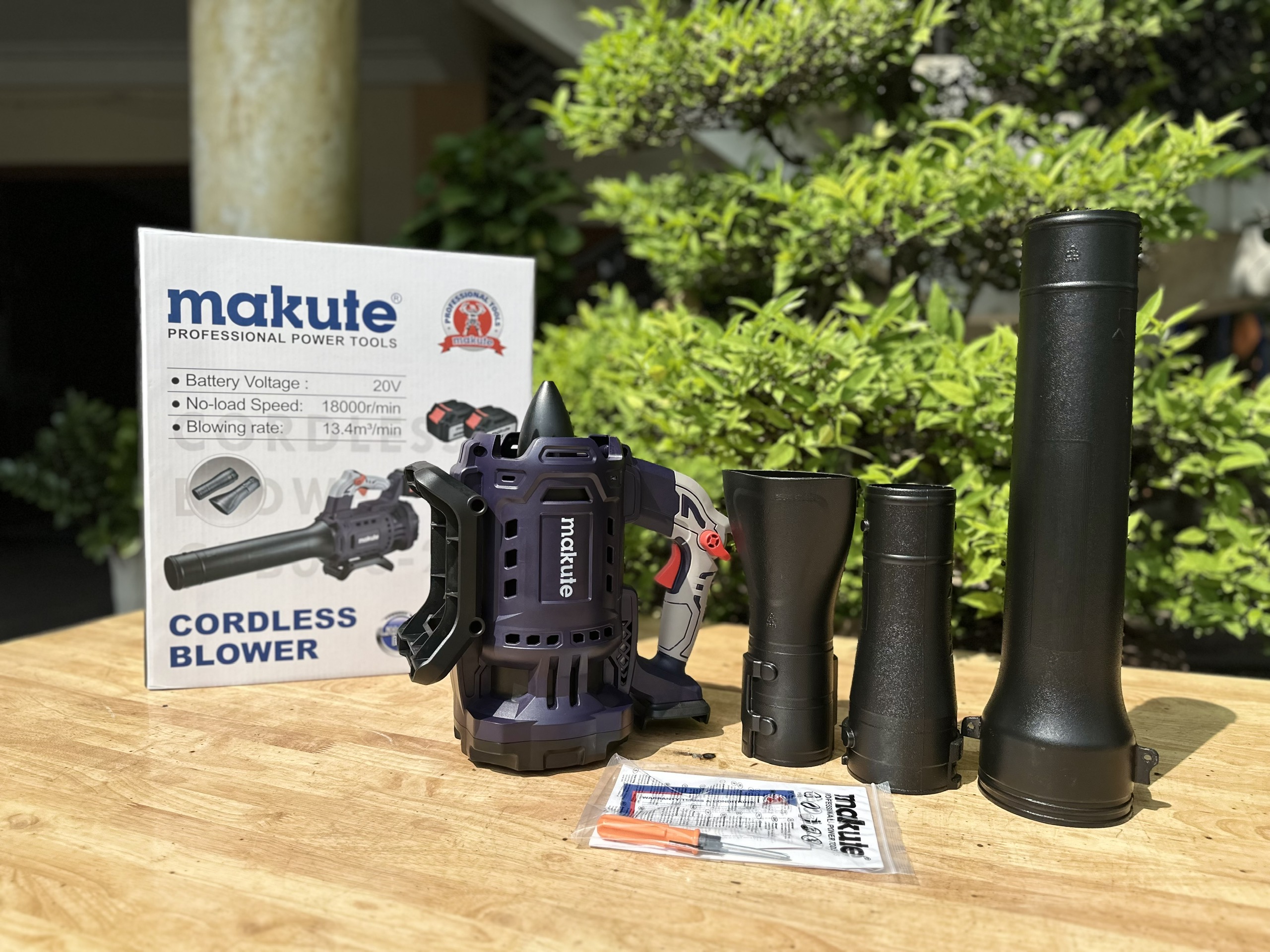 Máy thổi bụi pin CPB008 (Không kèm pin và sạc)