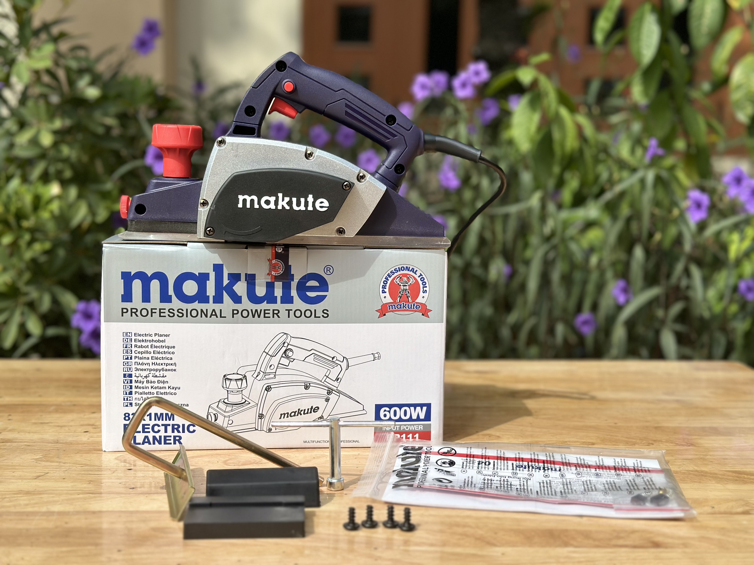 Máy bào gỗ EP111 600W