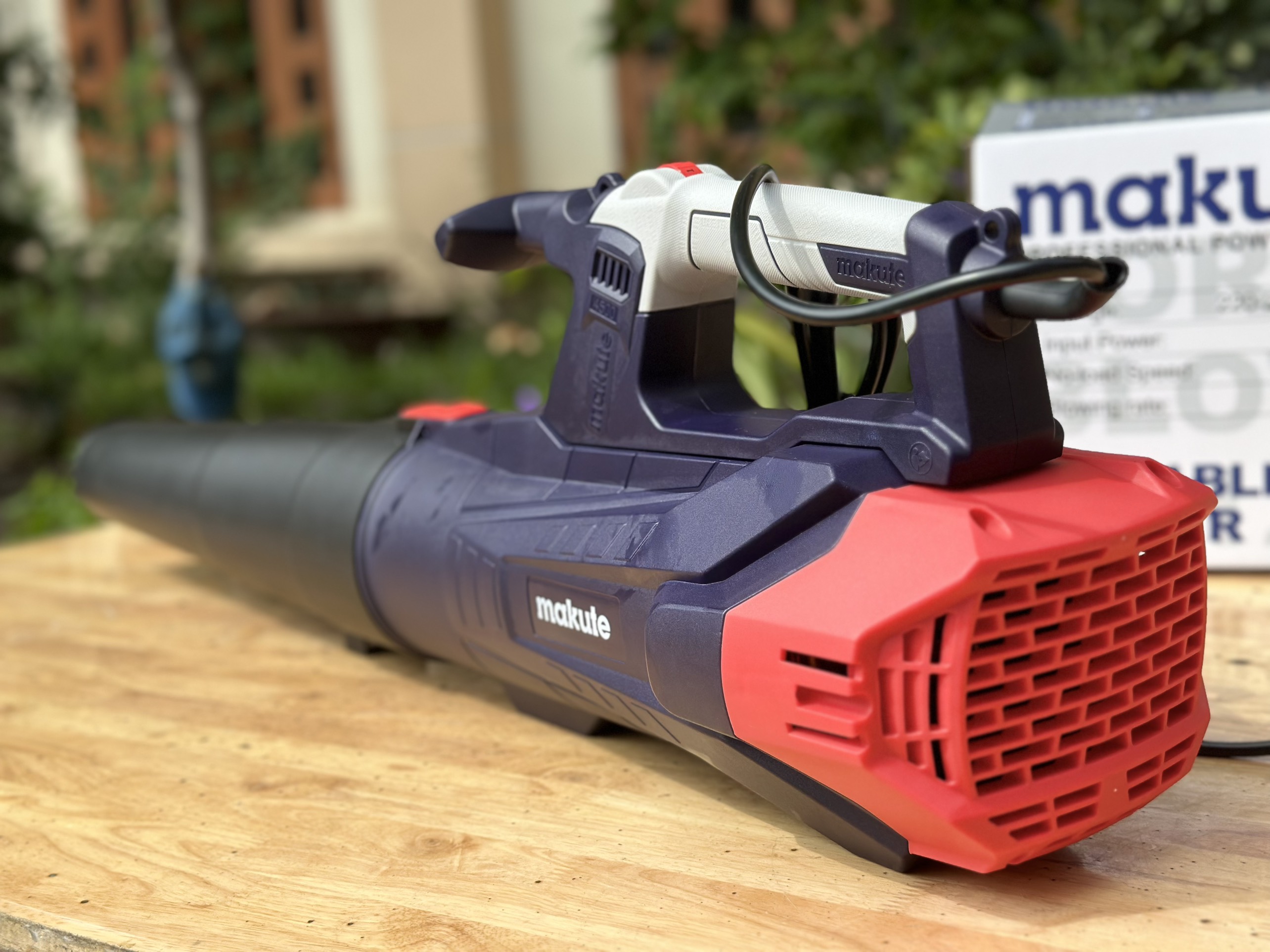 Máy thổi bụi 4500W PB121