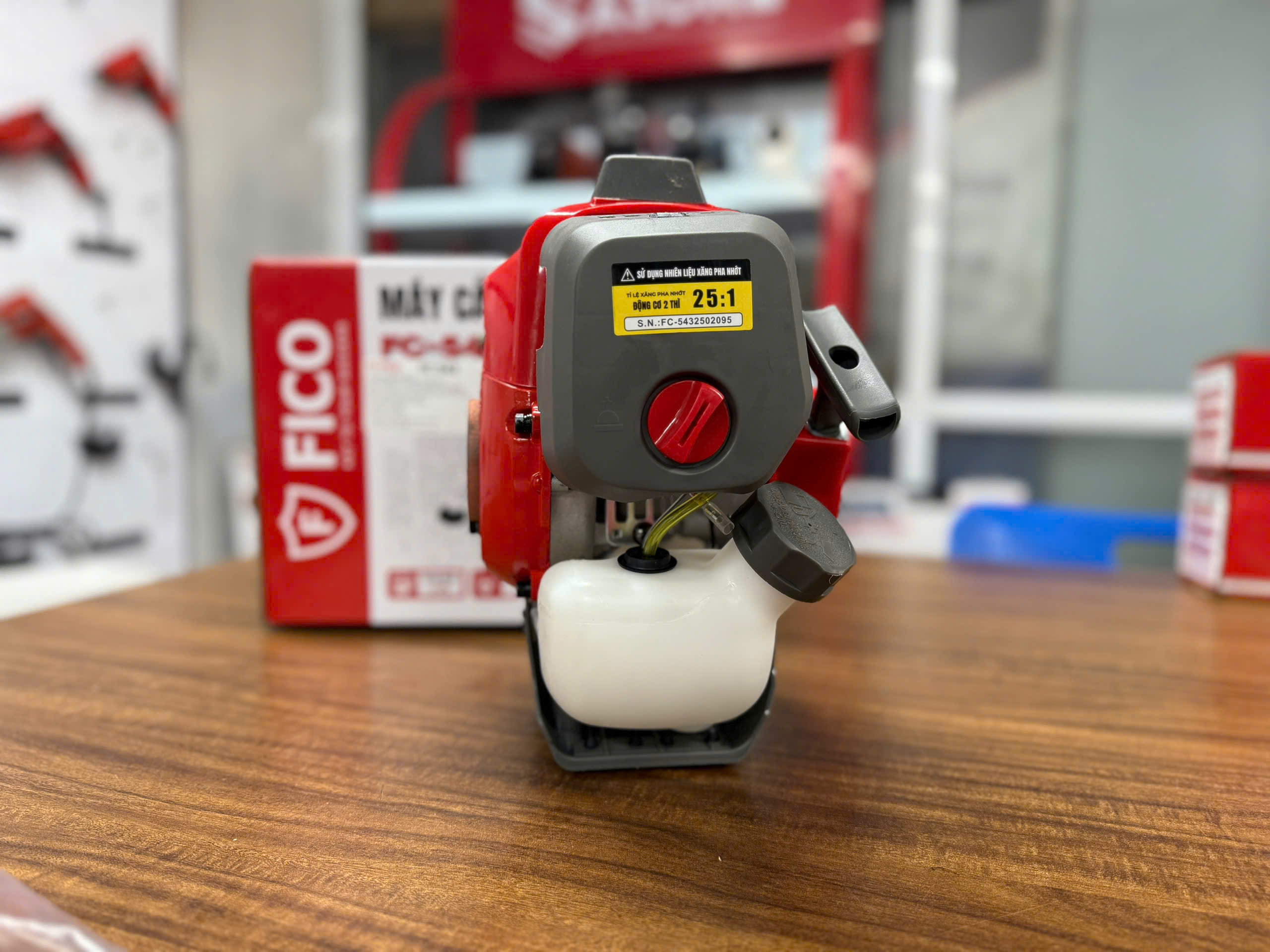 MÁY CẮT CỎ XĂNG FICO FC-543