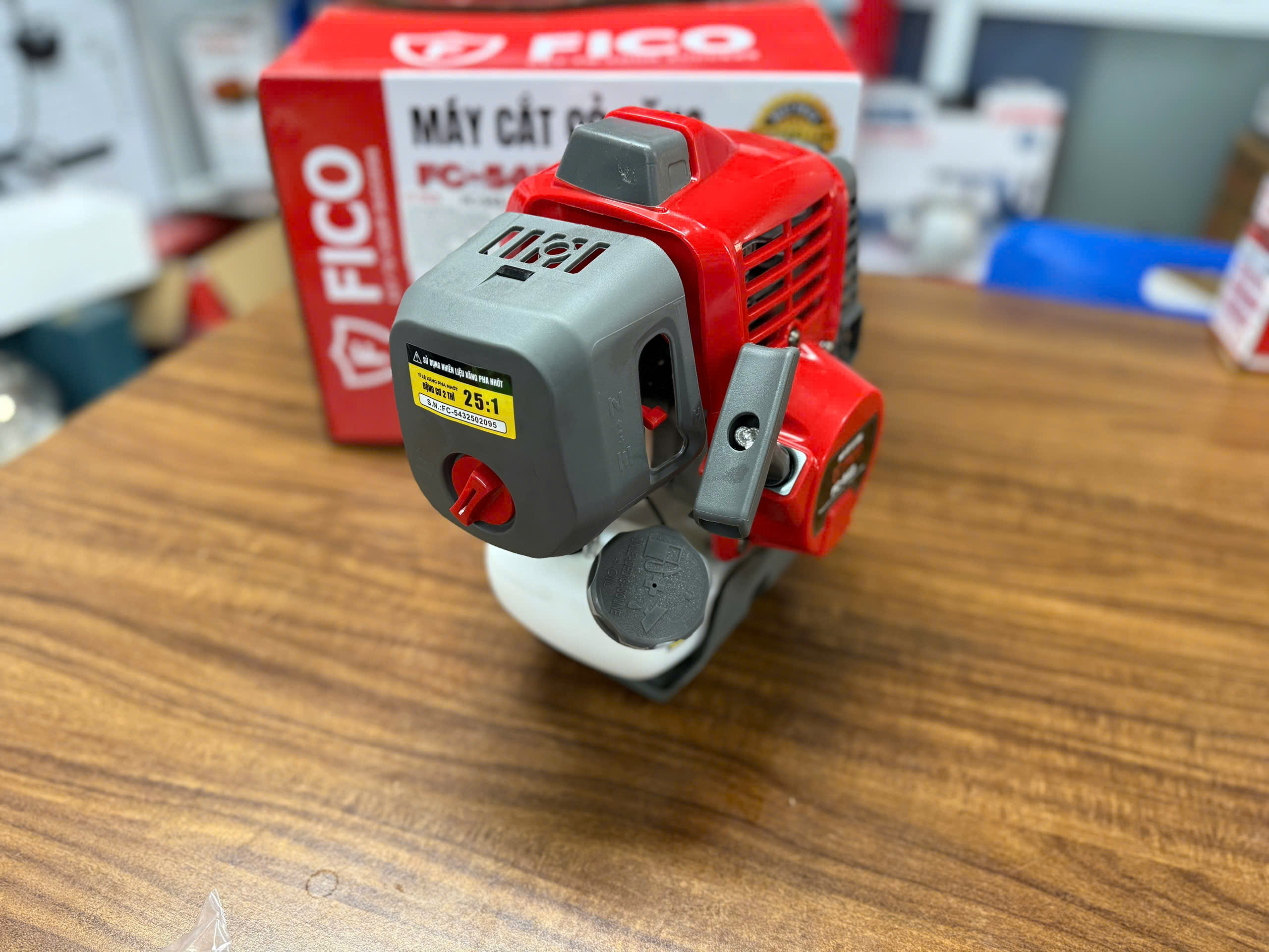 MÁY CẮT CỎ XĂNG FICO FC-543
