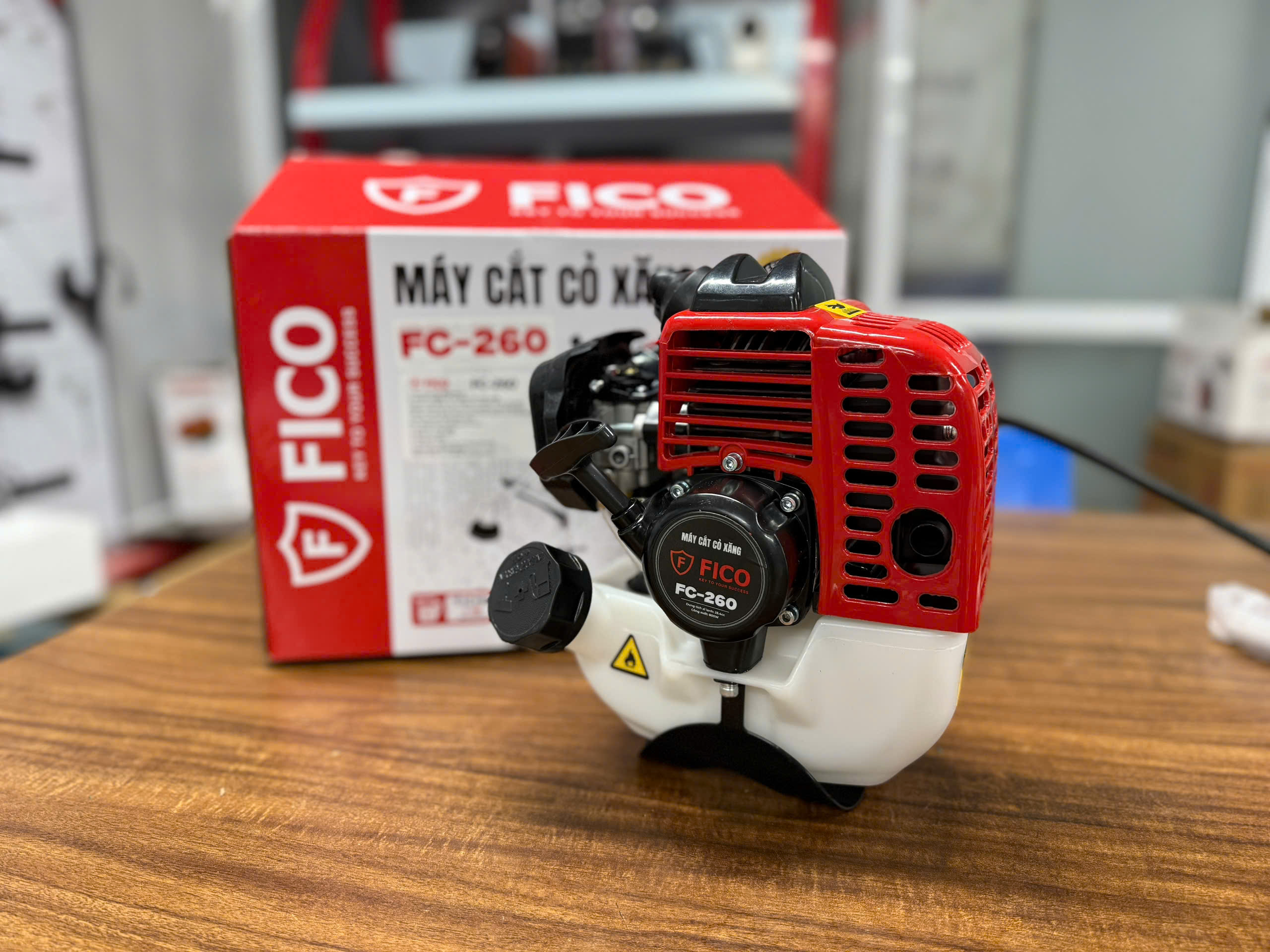 MÁY CẮT CỎ XĂNG FICO FC-260