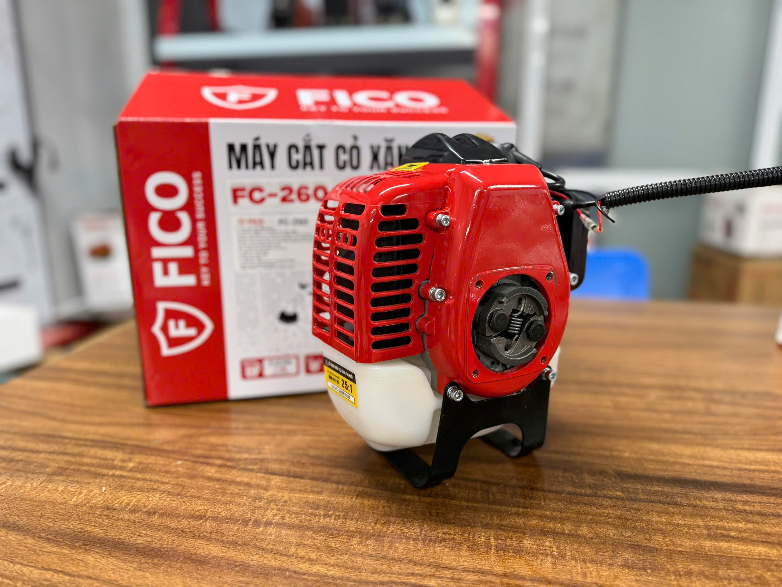 MÁY CẮT CỎ XĂNG FICO FC-260