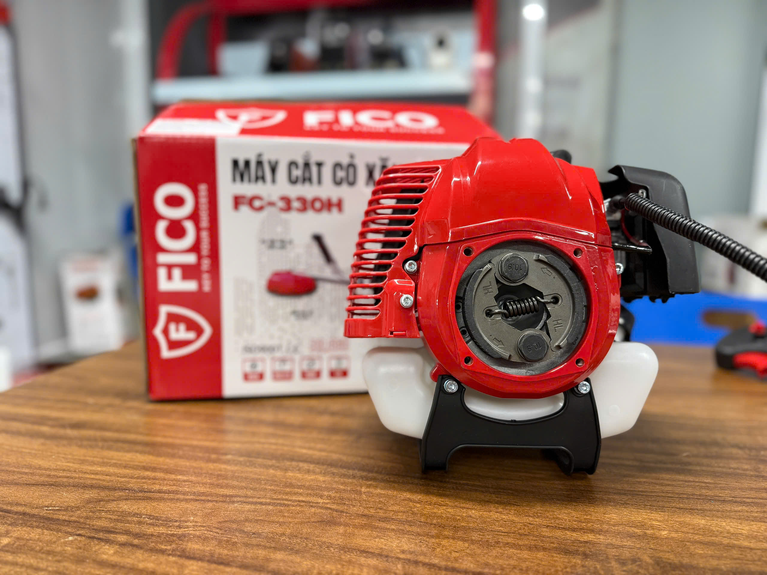 MÁY CẮT CỎ XĂNG FICO FC-330H