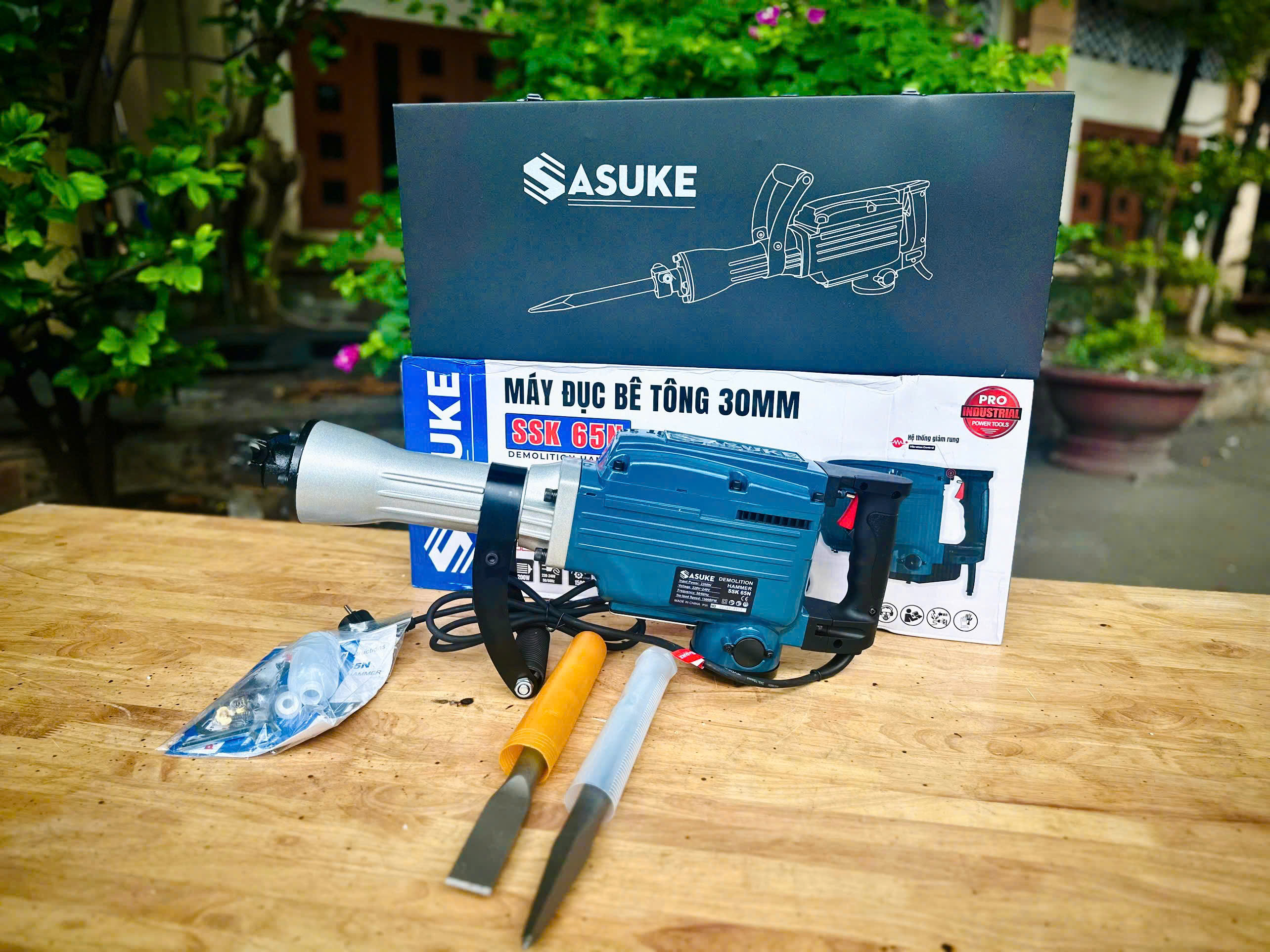 MÁY ĐỤC BÊ TÔNG SASUKE SSK 65N