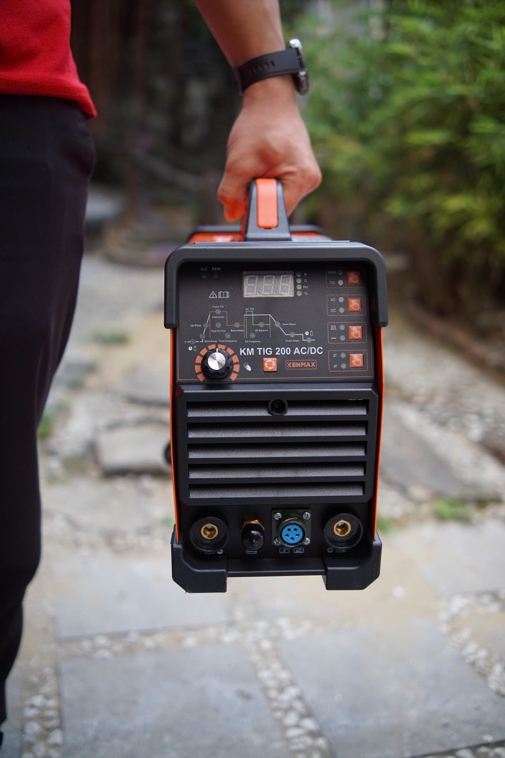 MÁY HÀN TIG XUNG KM TIG200 AC/DC