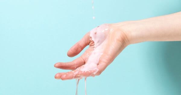 Phụ Nữ Xuất Nước Tiểu Khi Quan Hệ: Nguyên Nhân Và Cách Xử Lý