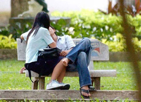 Quan hệ tình dục trẻ hóa là gì? Thực trạng đáng báo động hiện nay