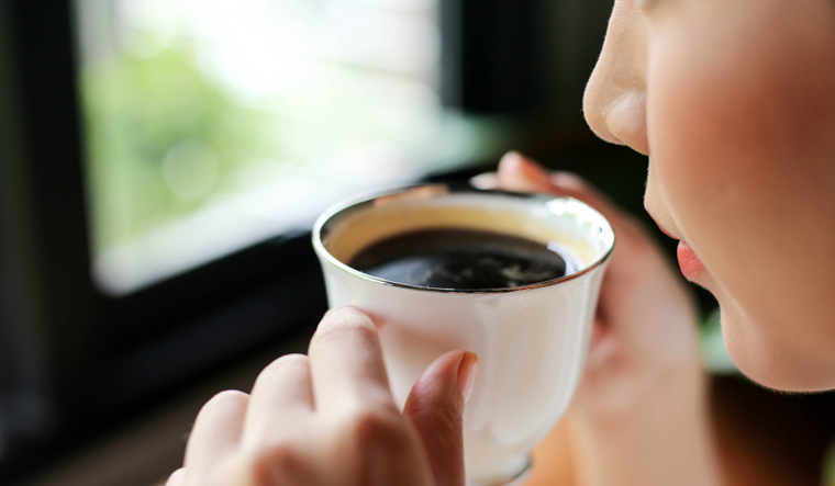 Uống Cà Phê Trước Khi Quan Hệ Có Tốt Không? Lợi Ích, Tác Hại Và Lưu Ý Quan Trọng
