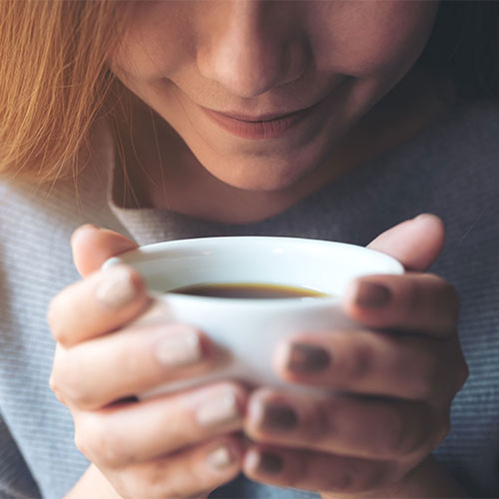 Uống Cà Phê Trước Khi Quan Hệ Có Tốt Không? Lợi Ích, Tác Hại Và Lưu Ý Quan Trọng