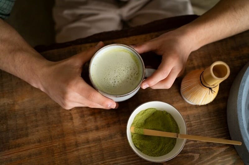 Uống Matcha Có Rụng Tóc Không? Sự Thật Khoa Học Và Cách Uống Đúng Cách