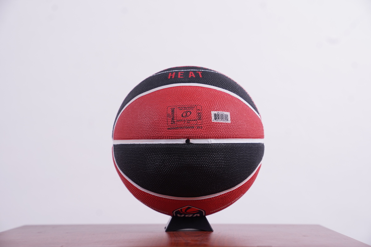 Bóng rổ Spalding VBA Team SaiGon Heat Outdoor Size 7 84-470z - Hàng Chính Hãng