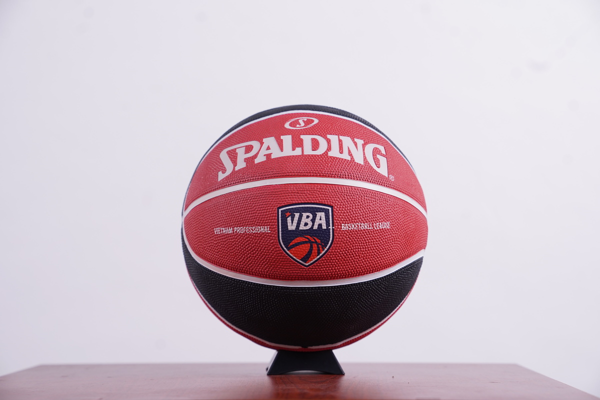 Bóng rổ Spalding VBA Team SaiGon Heat Outdoor Size 7 84-470z - Hàng Chính Hãng