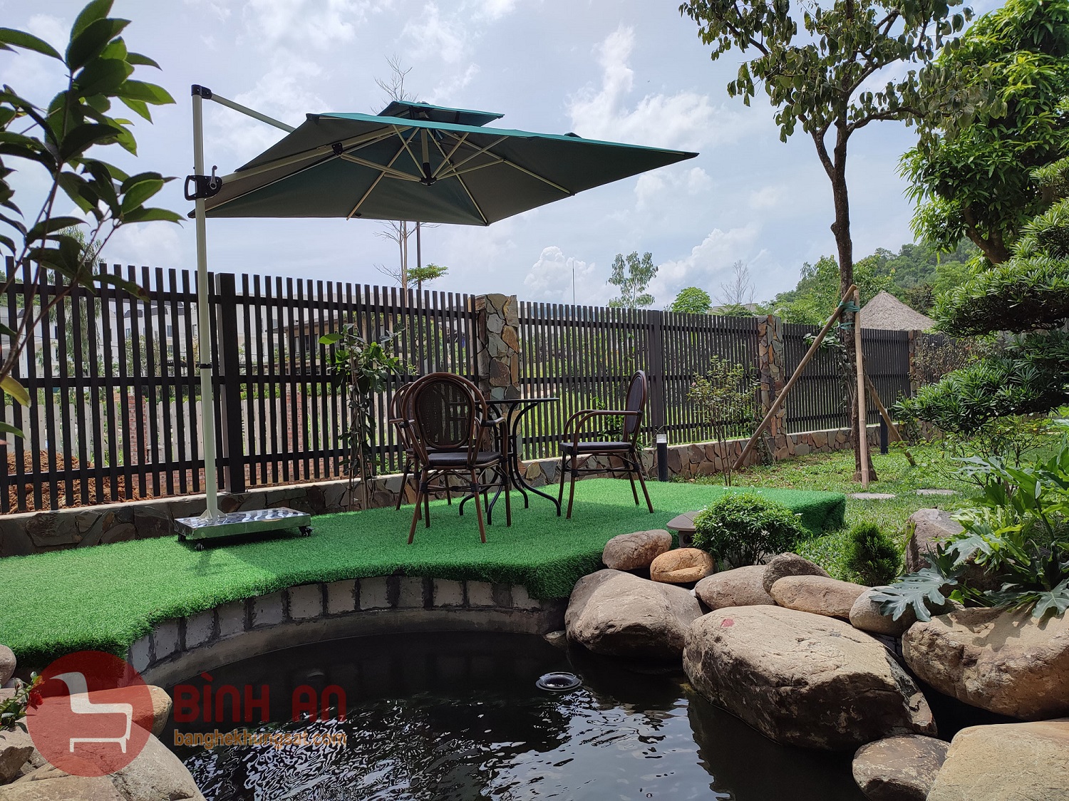Dù Che Nắng Ngoài Trời Lệch Tâm Vuông 2m5 Xoay 360 Độ