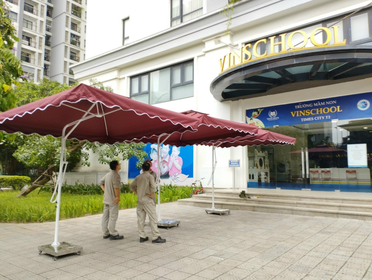 Dù Lệch Tâm Vuông 2m5 Màu Đỏ