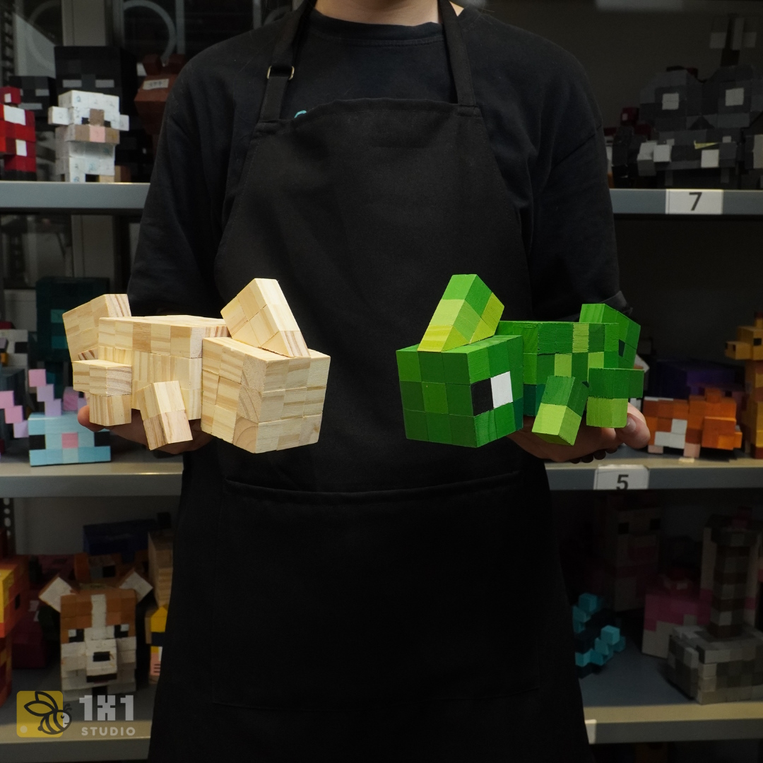 Mô Hình Gỗ Tắc Kè Hoa (Art Toy)