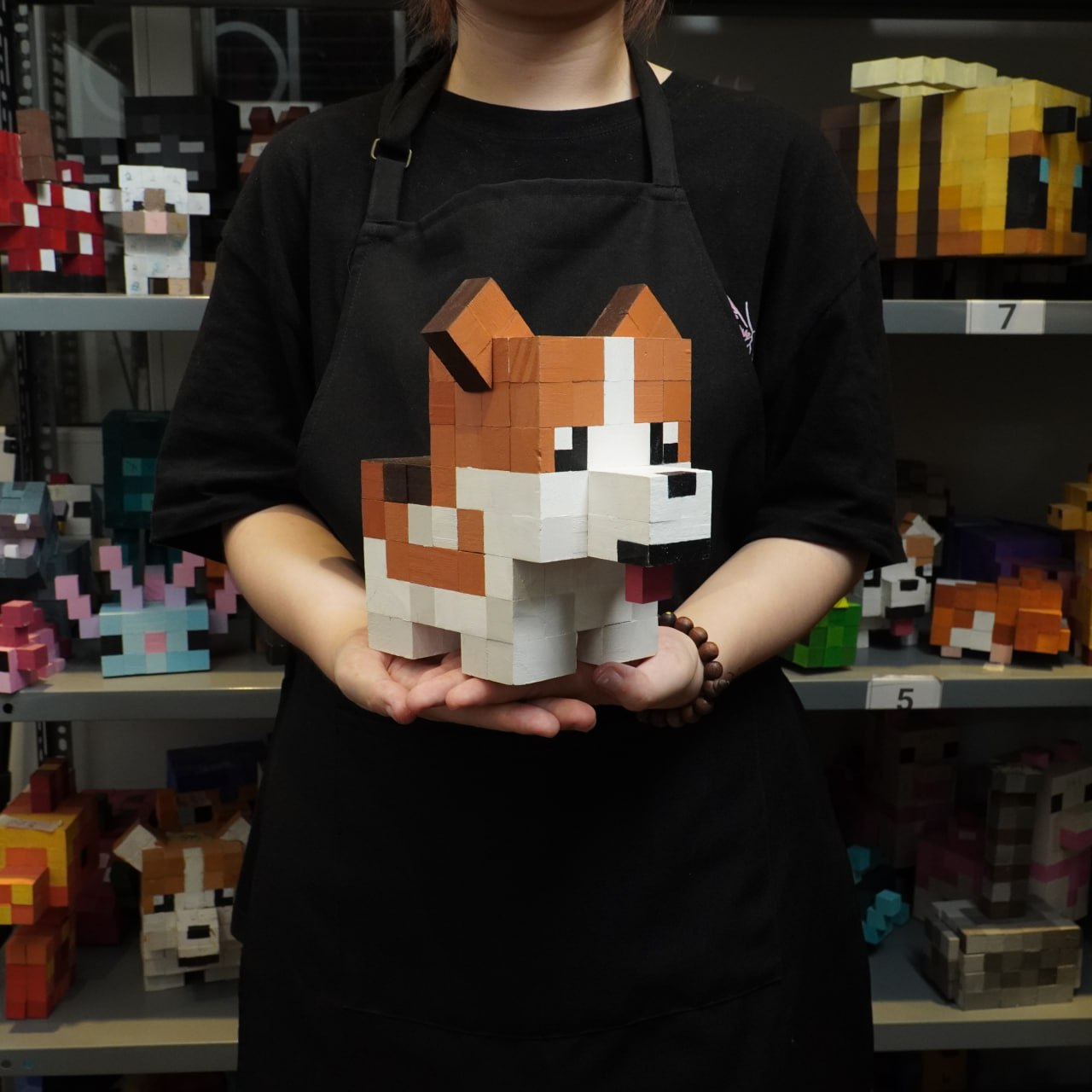 Mô Hình Gỗ Chó Corgi Nâu Đậm (Art Toy)