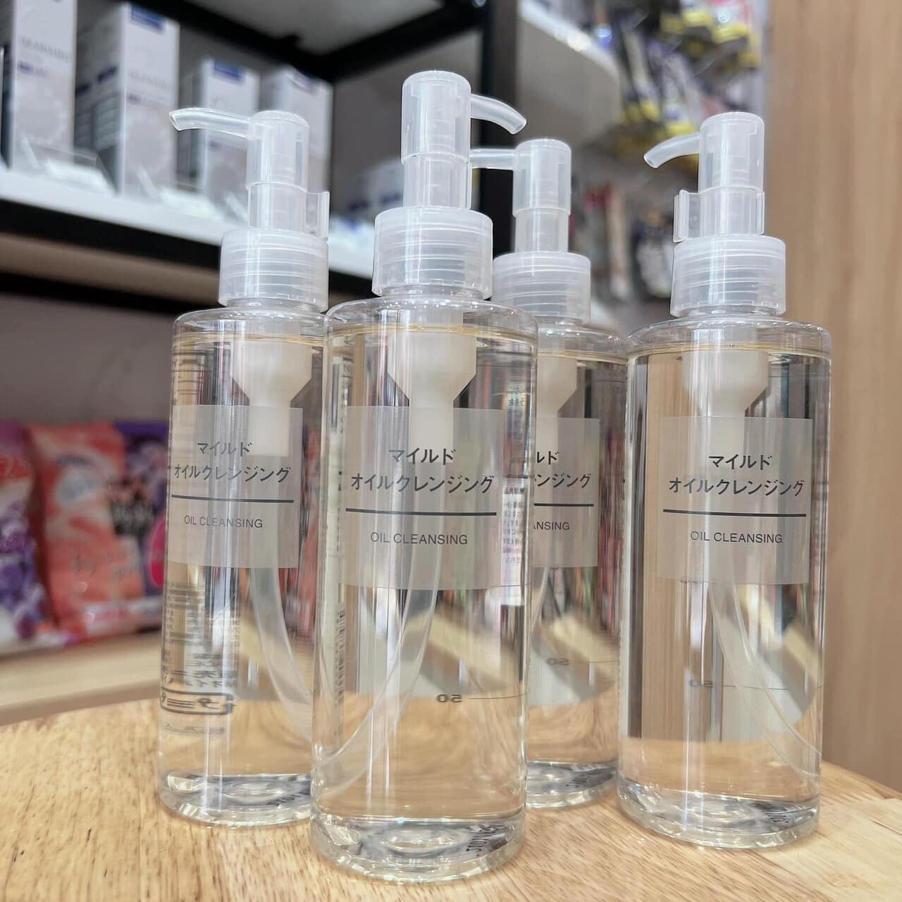 Dầu tẩy trang Muji Cleansing Oil 200ml của Nhật Bản