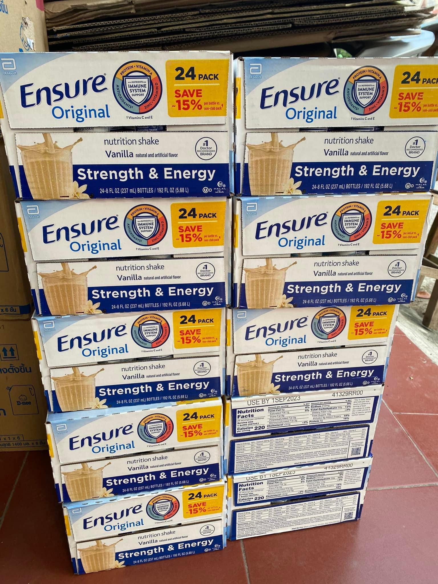 Sữa Ensure Gold nước của Mỹ thùng 24 lon