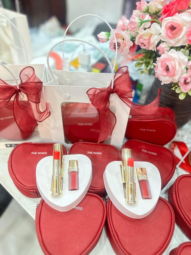 Sét 2 son dưỡng Whoo hoàng cung kèm box trái tim