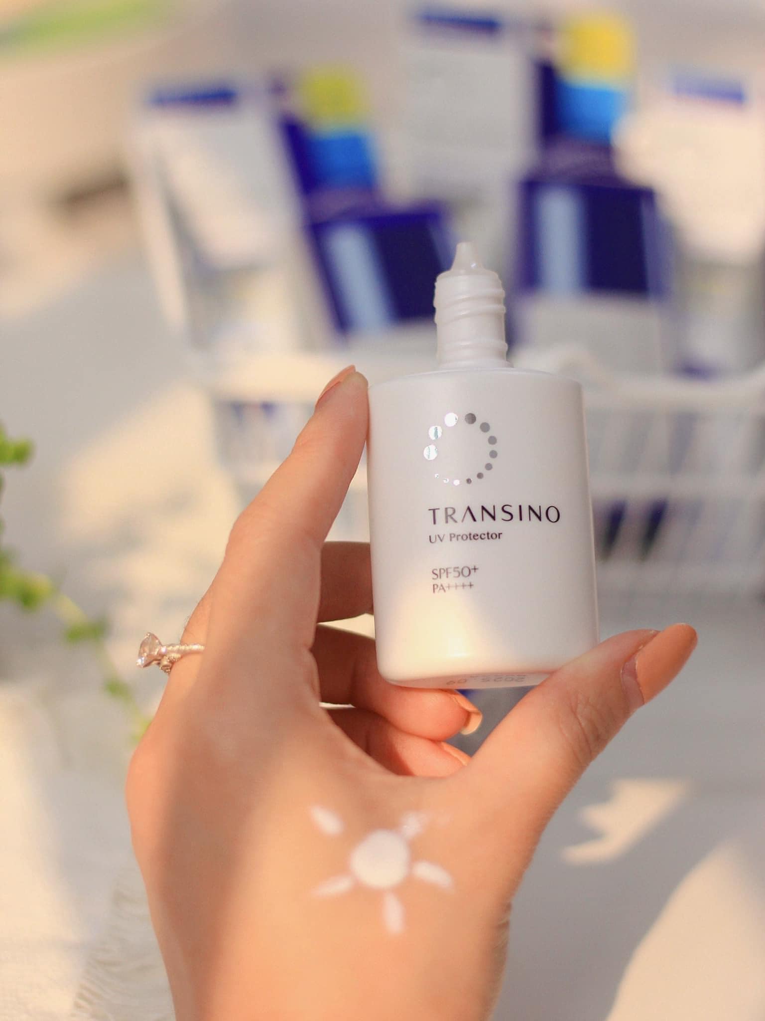 Kem Chống Nắng Dưỡng Da Transino Whitening Day Protector