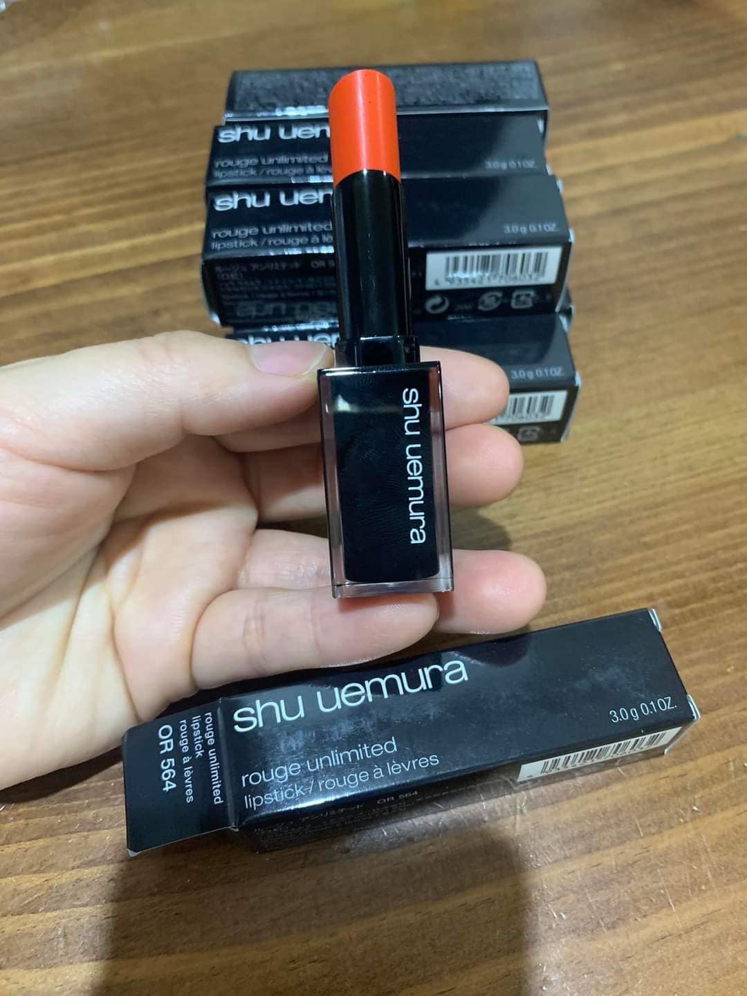 Son Shu 564 vỏ đen màu đỏ thiên cam