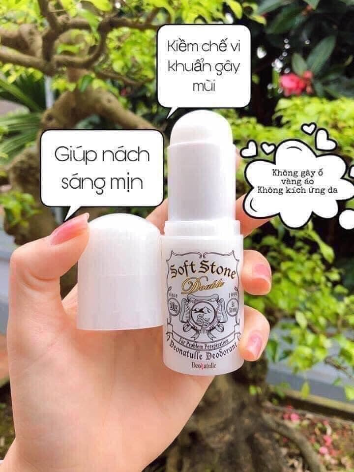 Lăn Khử Mùi Đá Khoáng Soft Stone 20g Nhật Bản