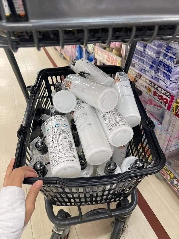 Nước hoa hồng NMN White Skin Lotion 500ml Nhật Bản