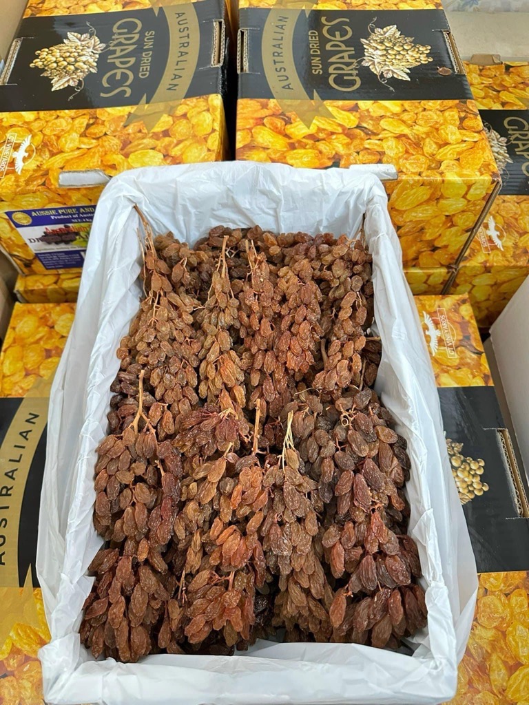 Nho khô nguyên cành Thompson Úc hộp 500gr