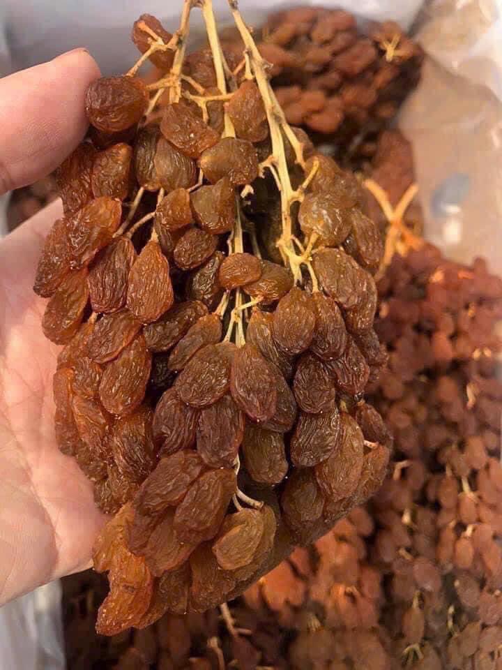 Nho khô nguyên cành Thompson Úc hộp 500gr