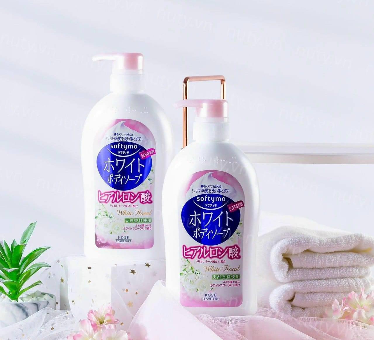 Sữa Tắm Trắng Mịn Da Kose Softymo Collagen 600ml
