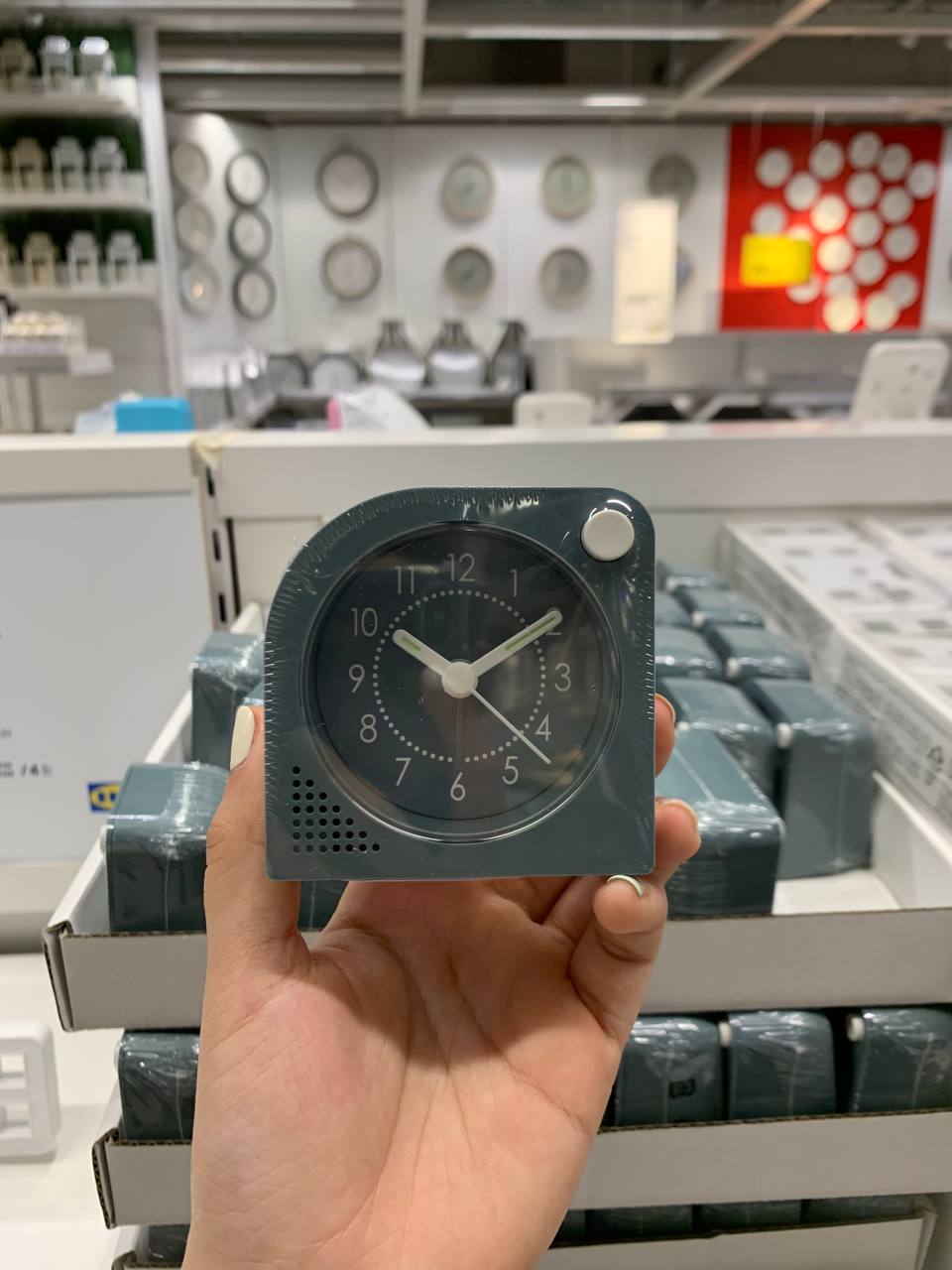 Đồng hồ để bàn có báo thức, pin có thể sạc lại