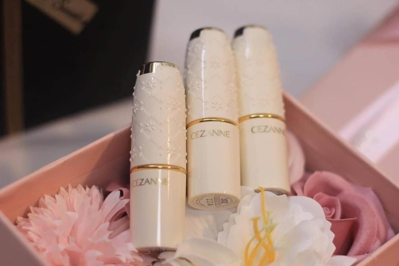 Son Cezanne màu 105 đỏ đất Nhật Bản