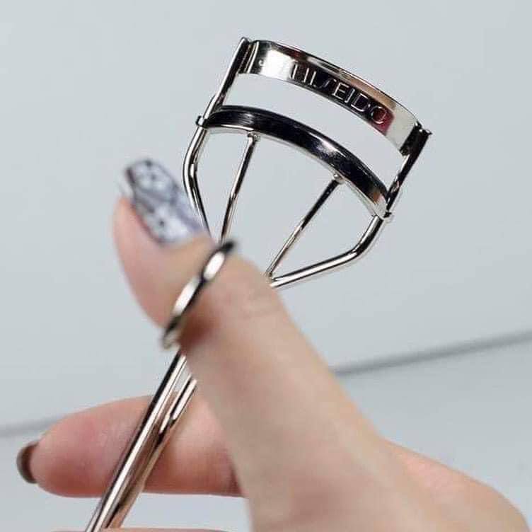 Kẹp mi Shiseido Eyelash Curler 213 Nhật Bản