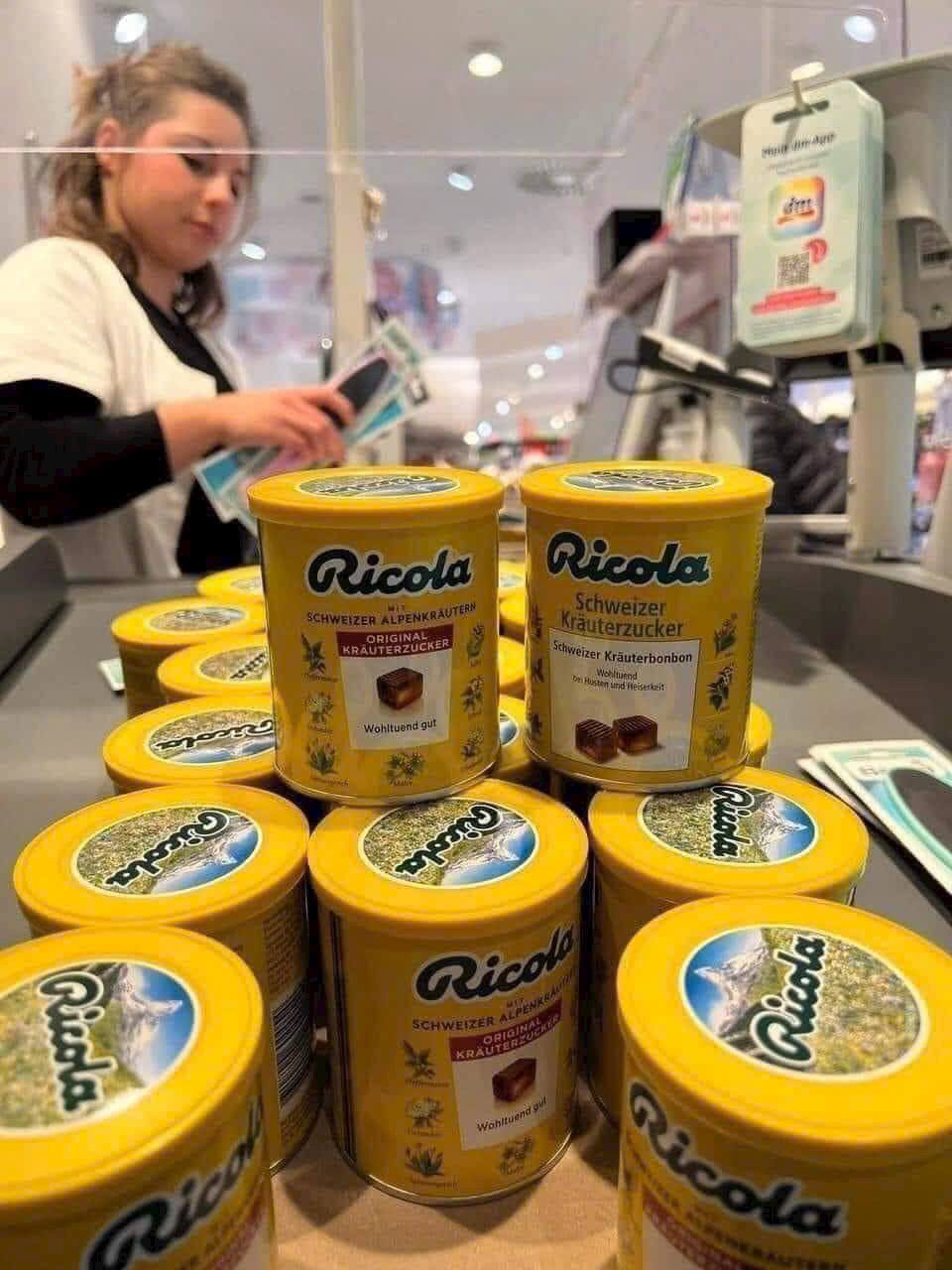 Kẹo ngậm Thảo Dược Giảm Ho Khàn Giọng Ricola Đức 250gr