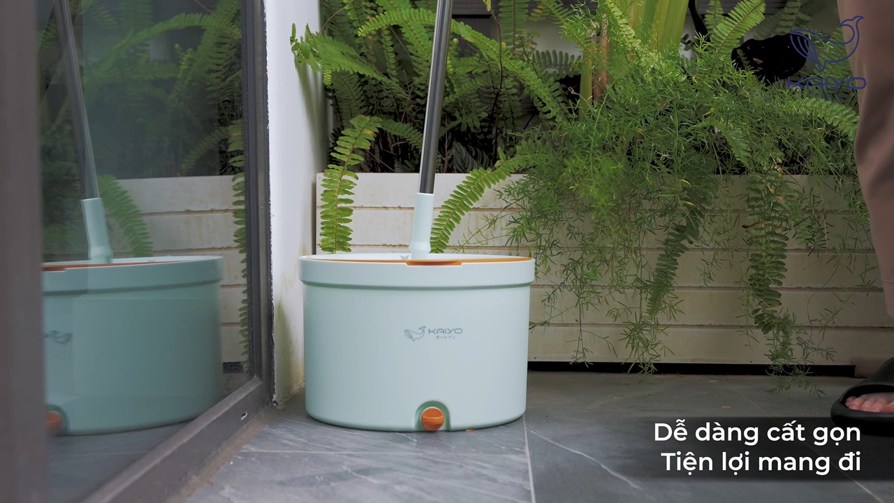 Cây lau nhà tách nước bẩn thông minh Kaiyo của Nhật