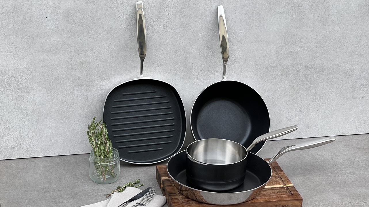 Chảo đúc inox nguyên khối dòng free-oil Kaiyo của Nhật size 24cm