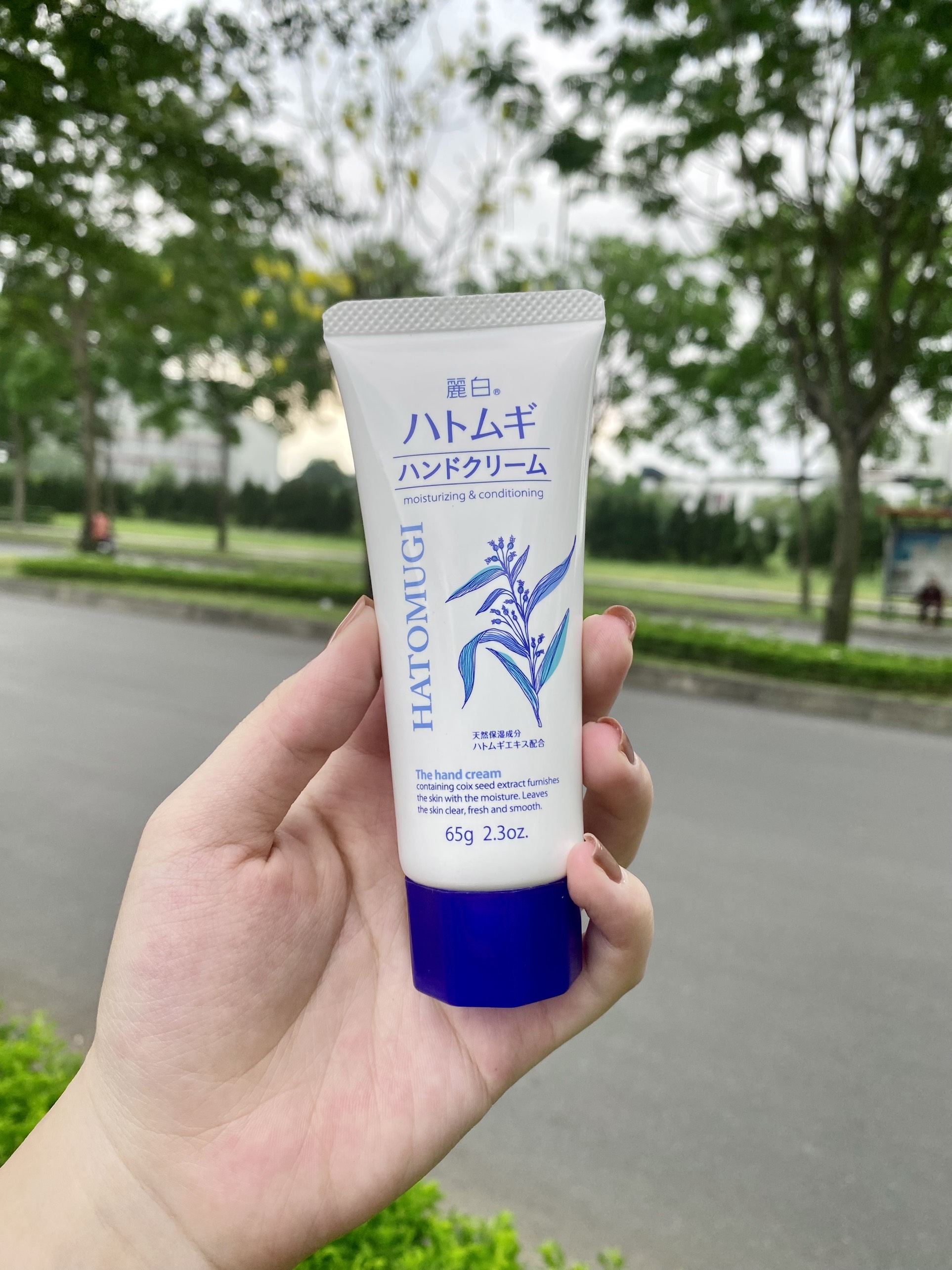 Kem Dưỡng Tay mềm mịn Hatomugi The Hand Cream 65gr