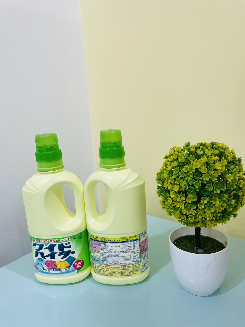 Nước tẩy quần áo màu Kao 1000ml Nhật Bản