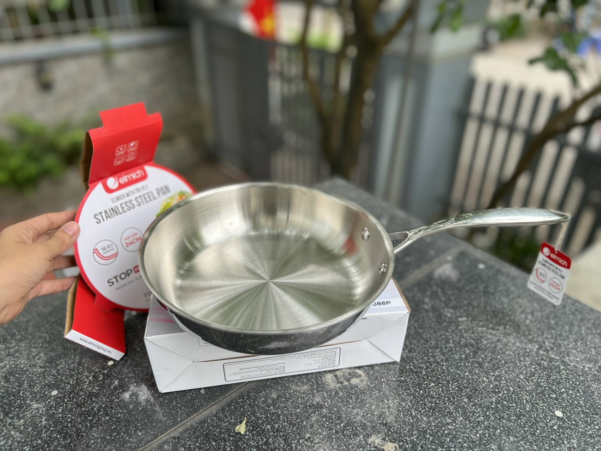 Chảo xào inox Trimax 1 quai  đáy liền nguyên khối dòng xuất châu Âu 24cm EL-3738MAX