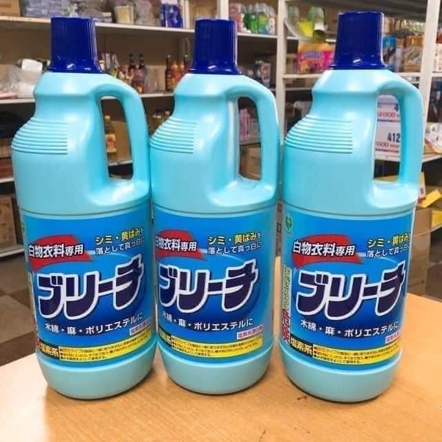 Nước tẩy trắng quần áo Chlorine chai 1500ml