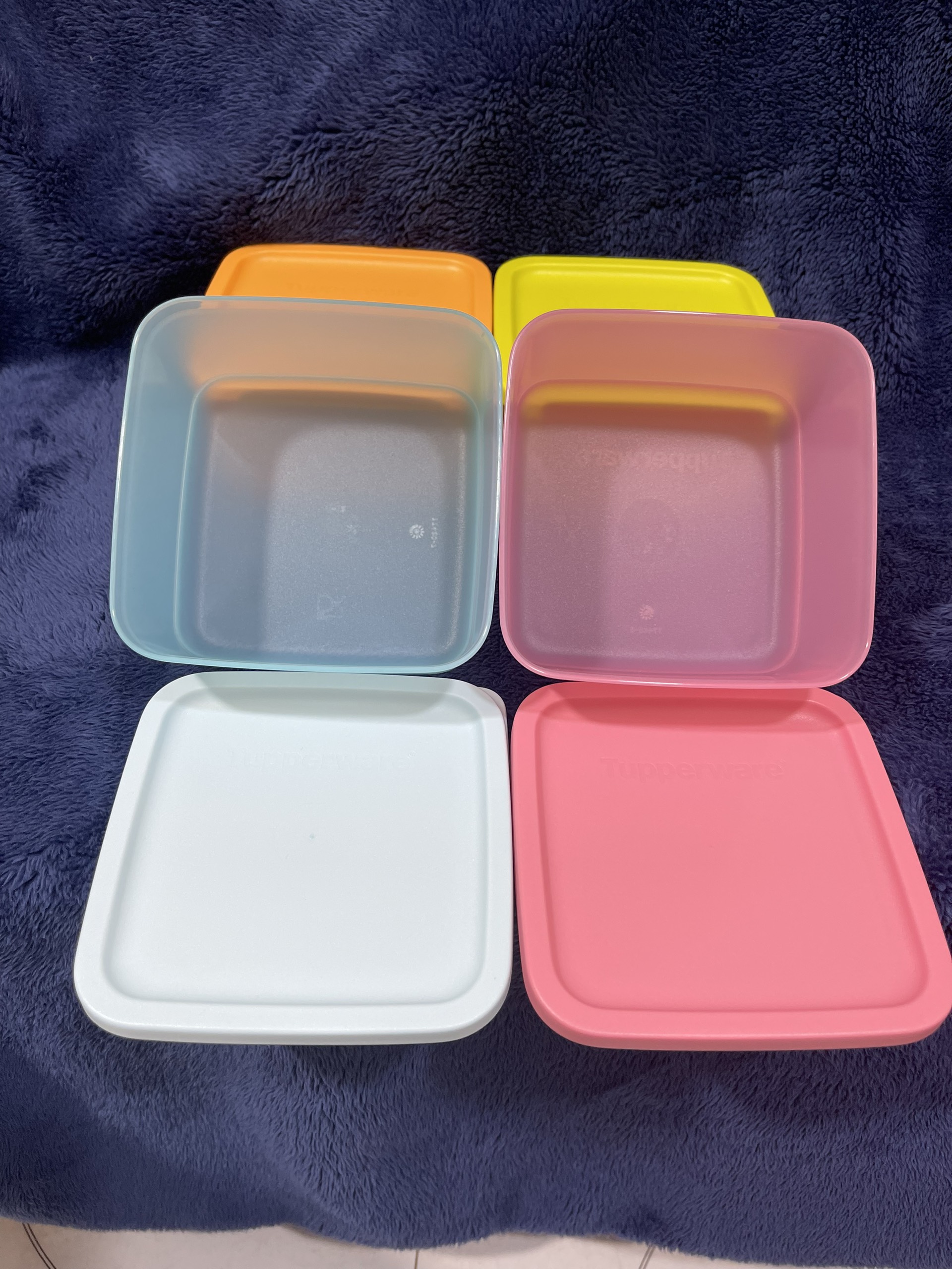 Bộ 4 hộp vuông dung tích 650ml Small Square Round