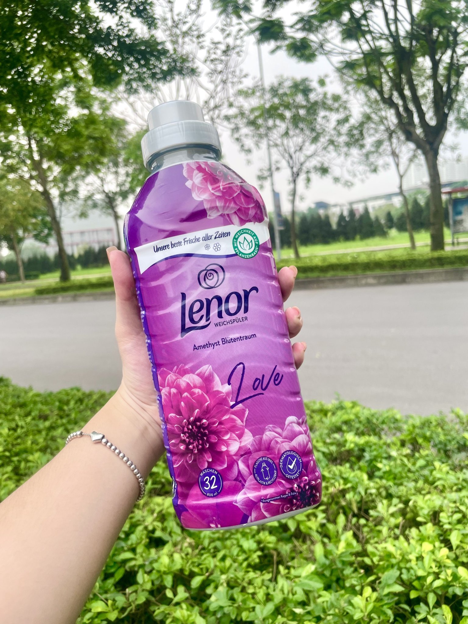 Nước xả vải Lenor Đức 800ml