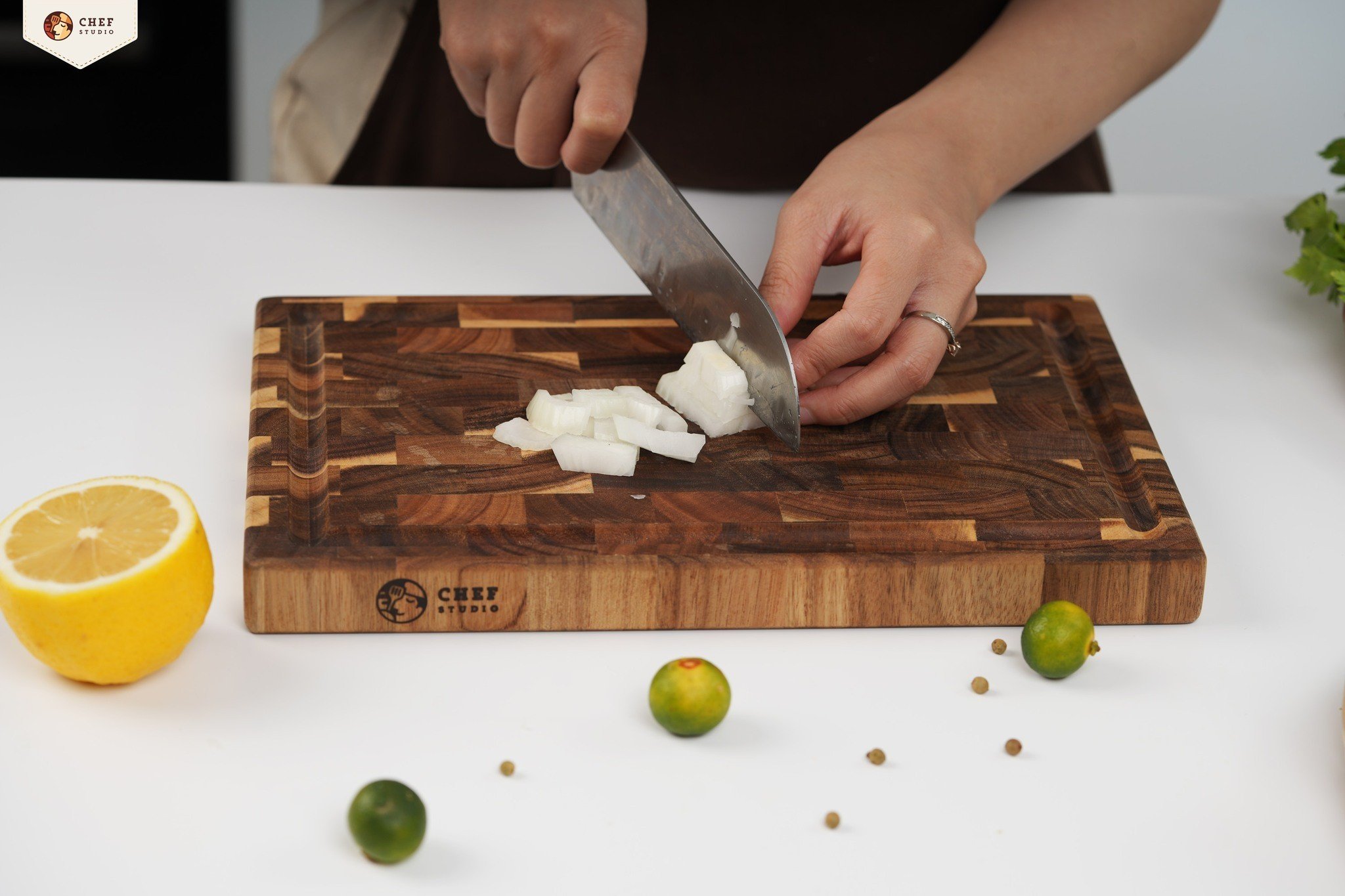 Thớt kẻ ô Chef Studio Kích thước 20 x 30x 2,5cm