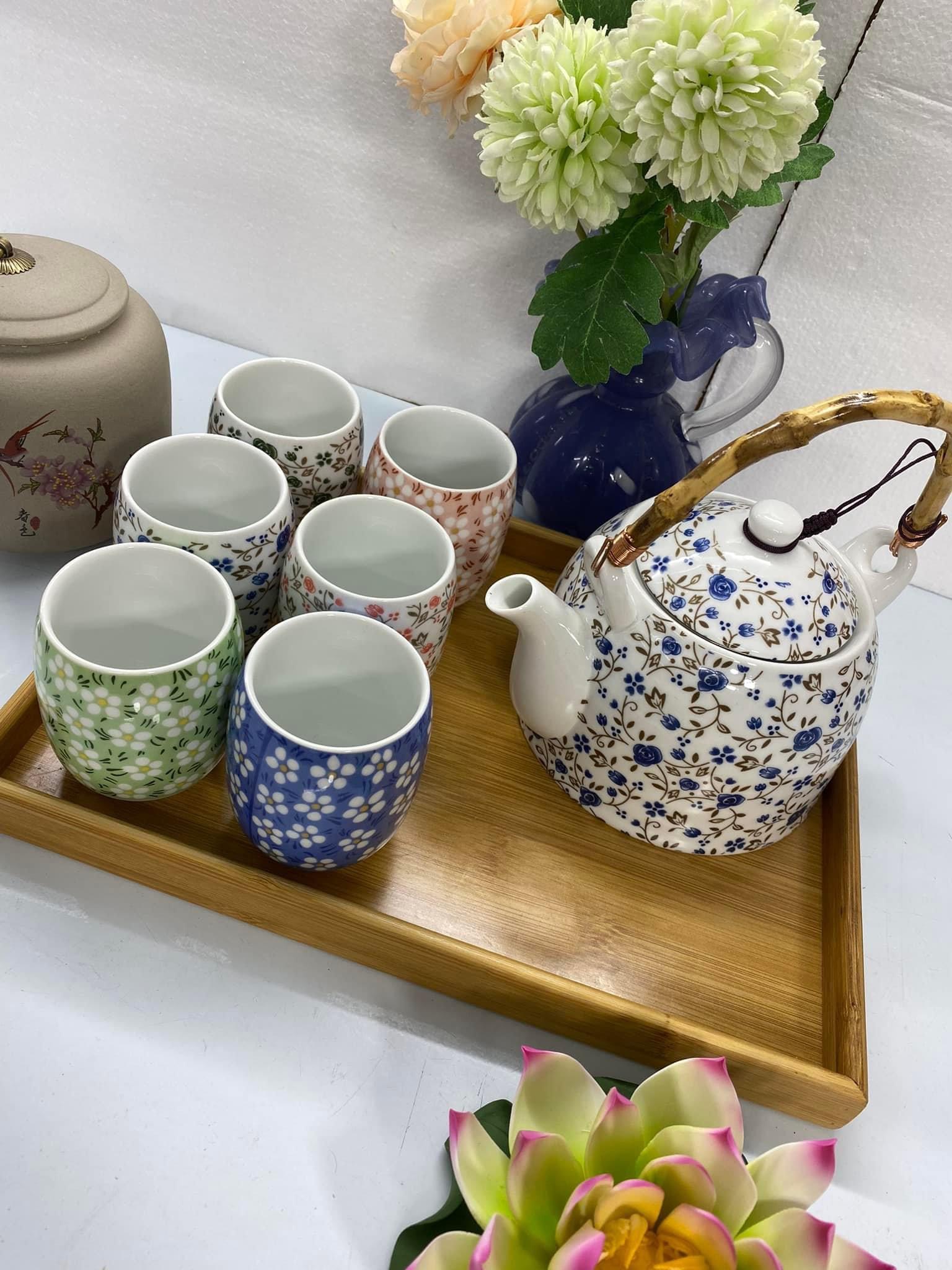 Sét ấm pha trà kèm khay trúc hoạ tiết hoa nhí
