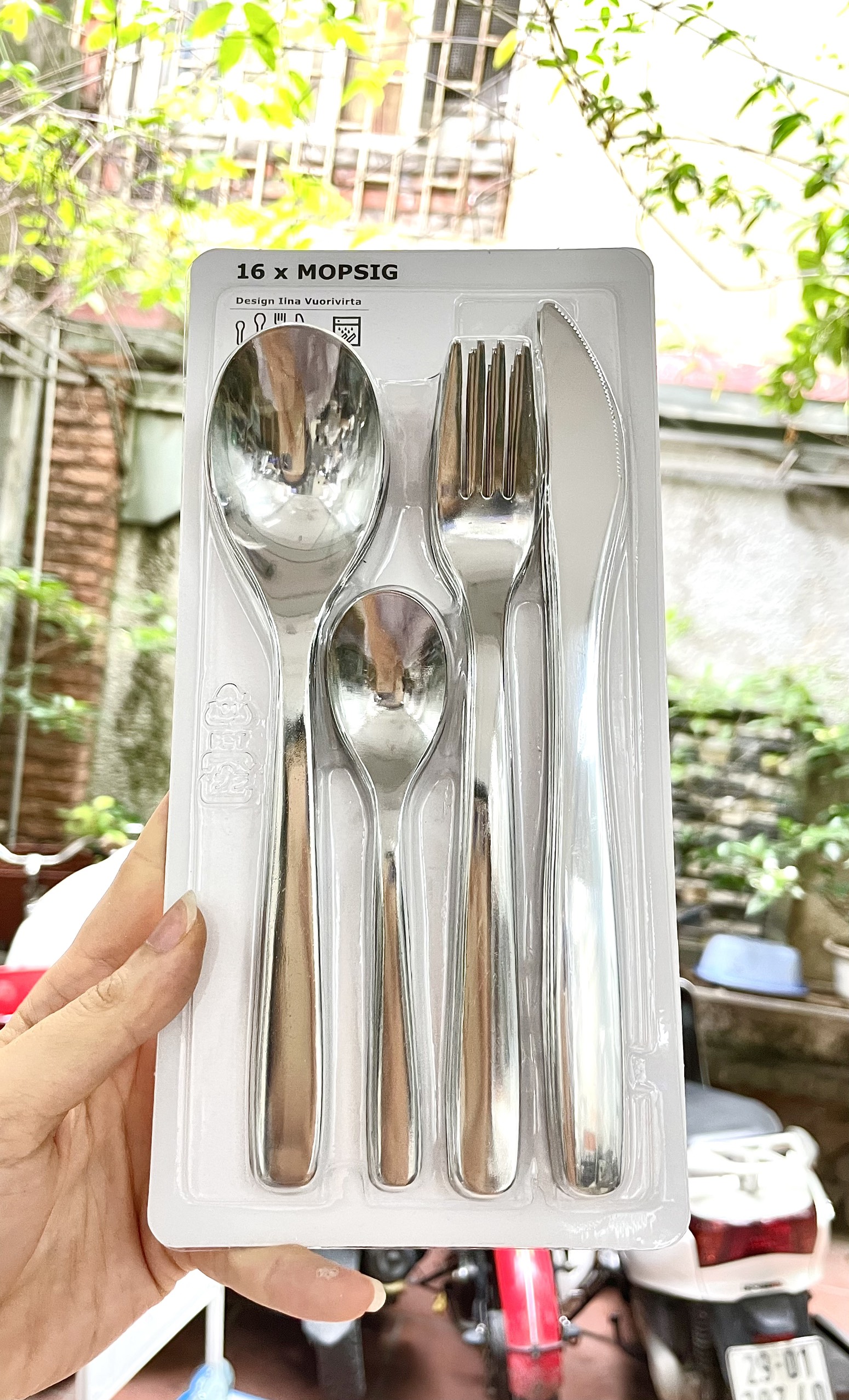 Bộ dao thìa dĩa IKEA 16 món 4 dao + 4 dĩa + 4 thìa to + 4 thìa nhỏ