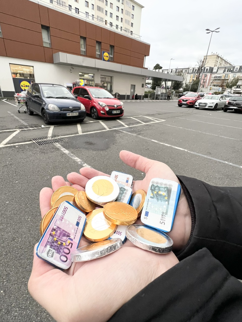 Socola đồng tiền pháp